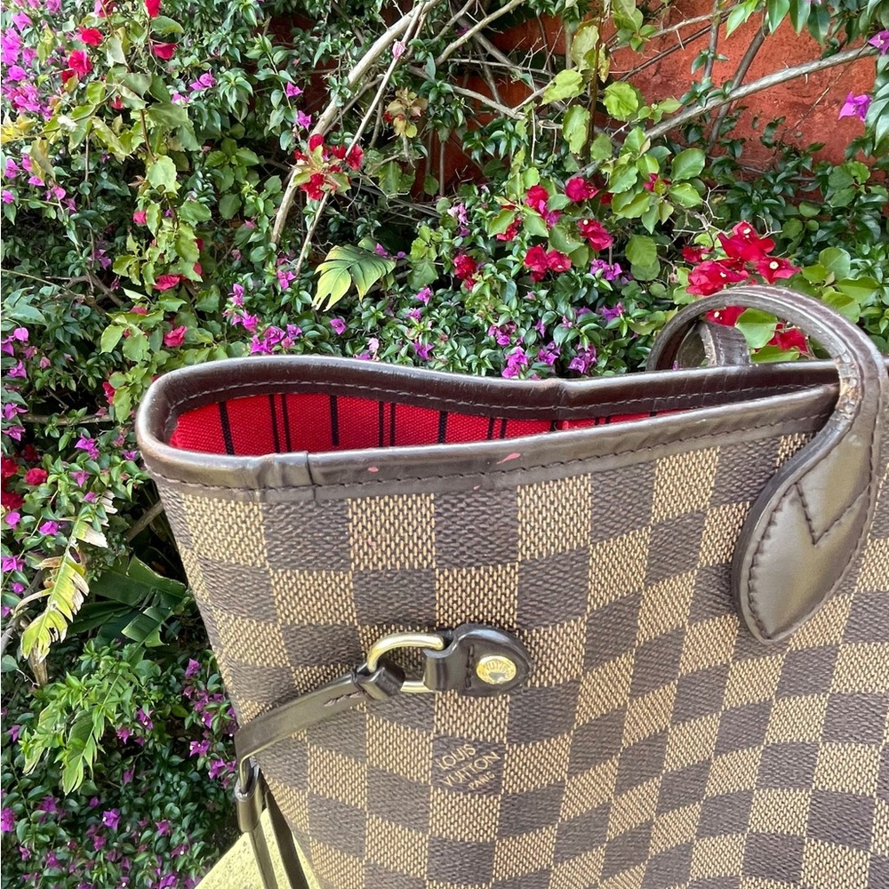 LOUIS VUITTON AUTHENTIC DAMIER EBENE GM - Picture 7 of 15